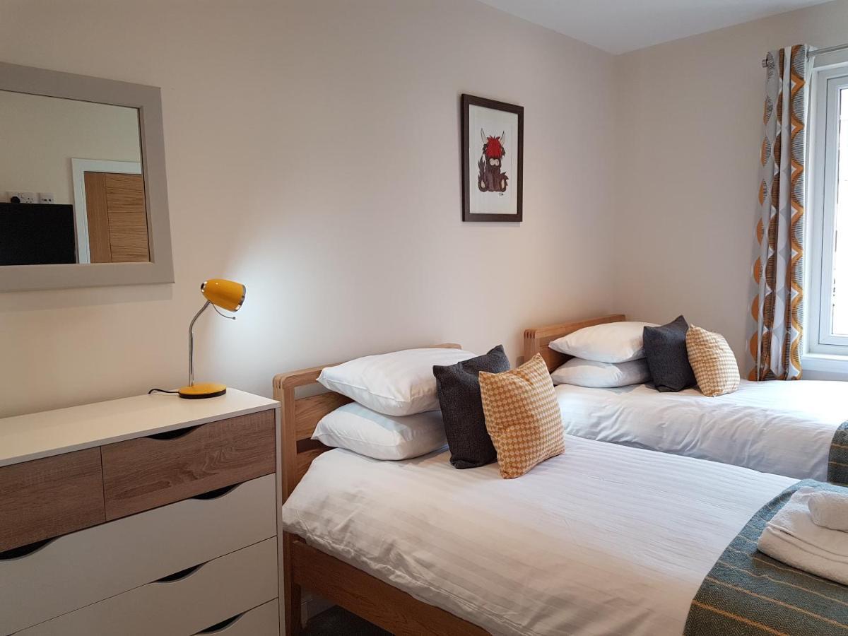 Number 6 Apartment Форт Уилям Екстериор снимка