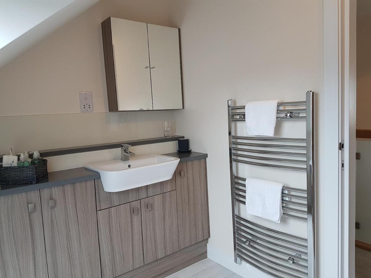 Number 6 Apartment Форт Уилям Екстериор снимка