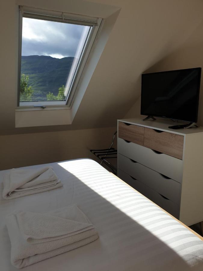 Number 6 Apartment Форт Уилям Екстериор снимка