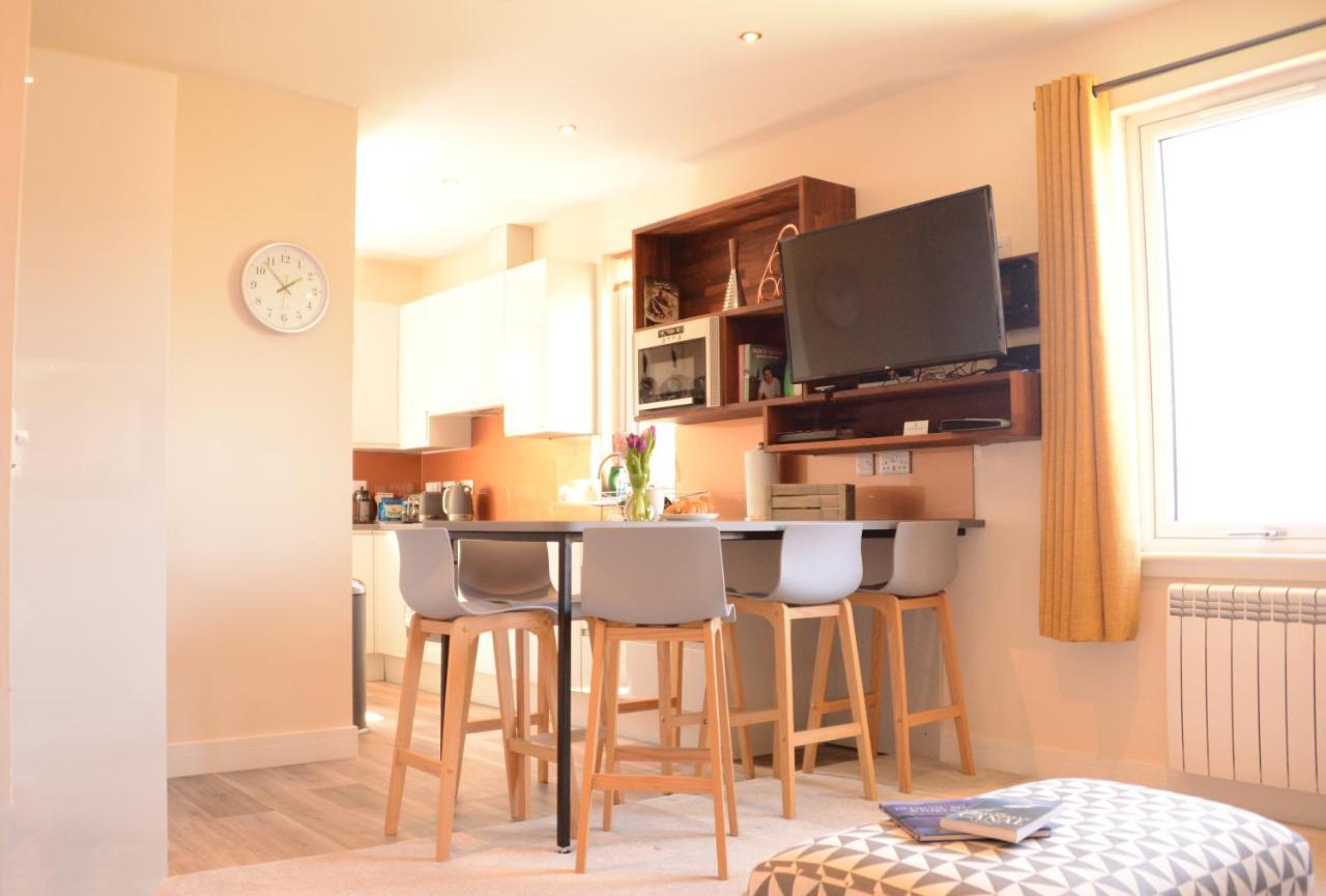 Number 6 Apartment Форт Уилям Екстериор снимка