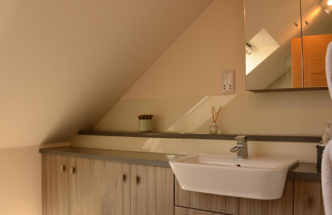 Number 6 Apartment Форт Уилям Екстериор снимка